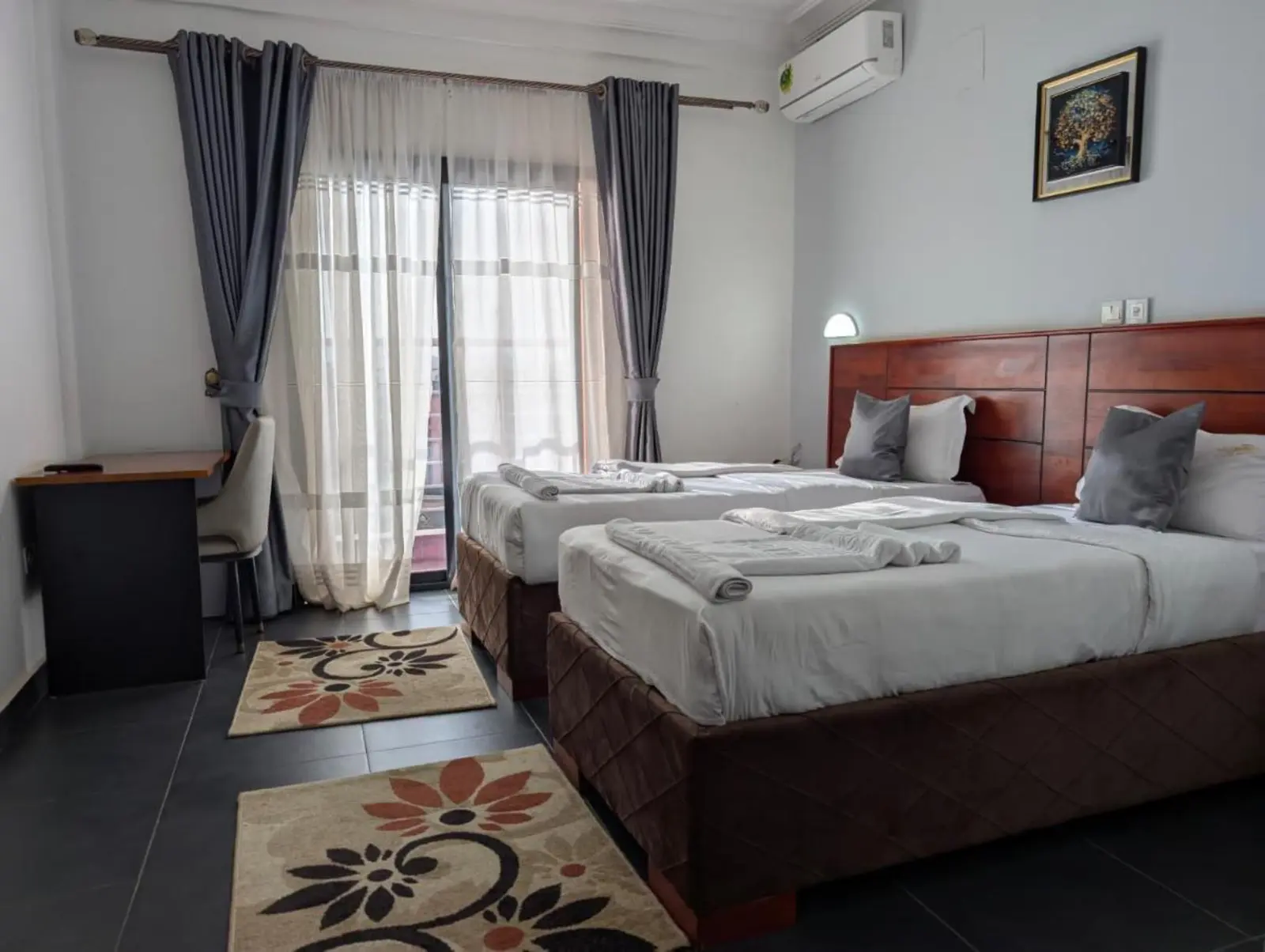 Chambre Lits Jumeaux, vue sur ville